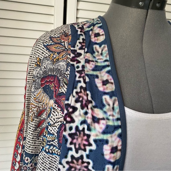 Mahila open-front kimono style top. 0/s - Picture 5 of 10